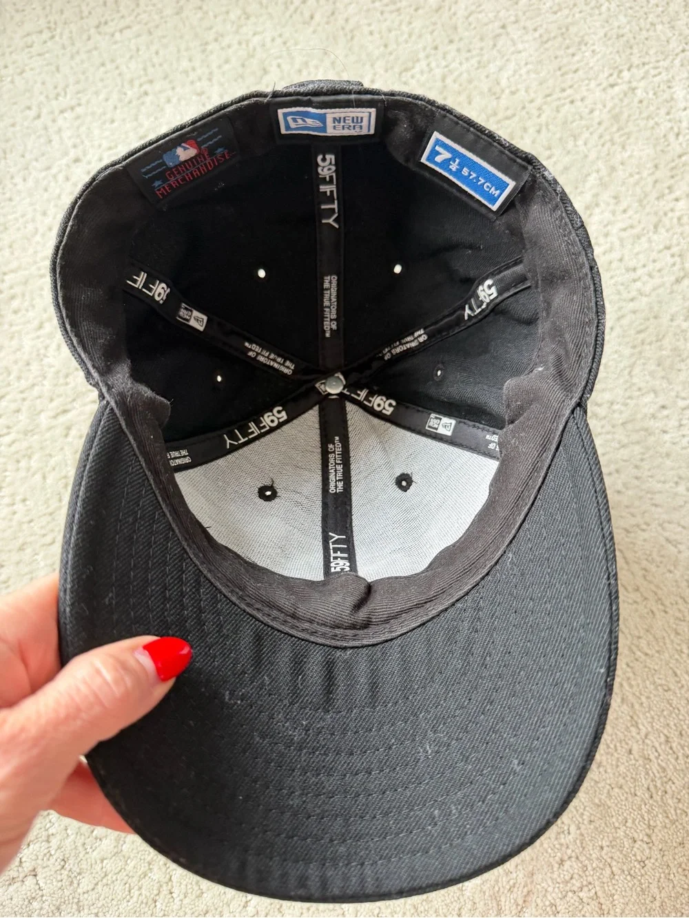 New Era 59Fifty New York Yankees Black Fitted Hat Size 7 1/4